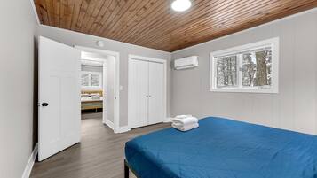 3 chambres, bureau, Wi-Fi gratuit, draps fournis