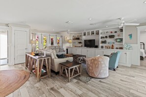 Interior - Bradenton Gem w/ Heated Pool & Yard Next To AMI (Bradenton)