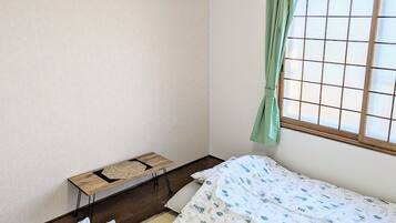 2 bedrooms, desk, iron/ironing board, free WiFi