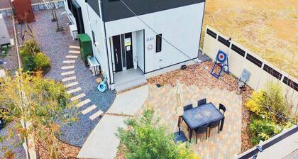 New built Tsukuba Garden House for familiesGuesthouse Qiao / Tsukuba Ibaraki