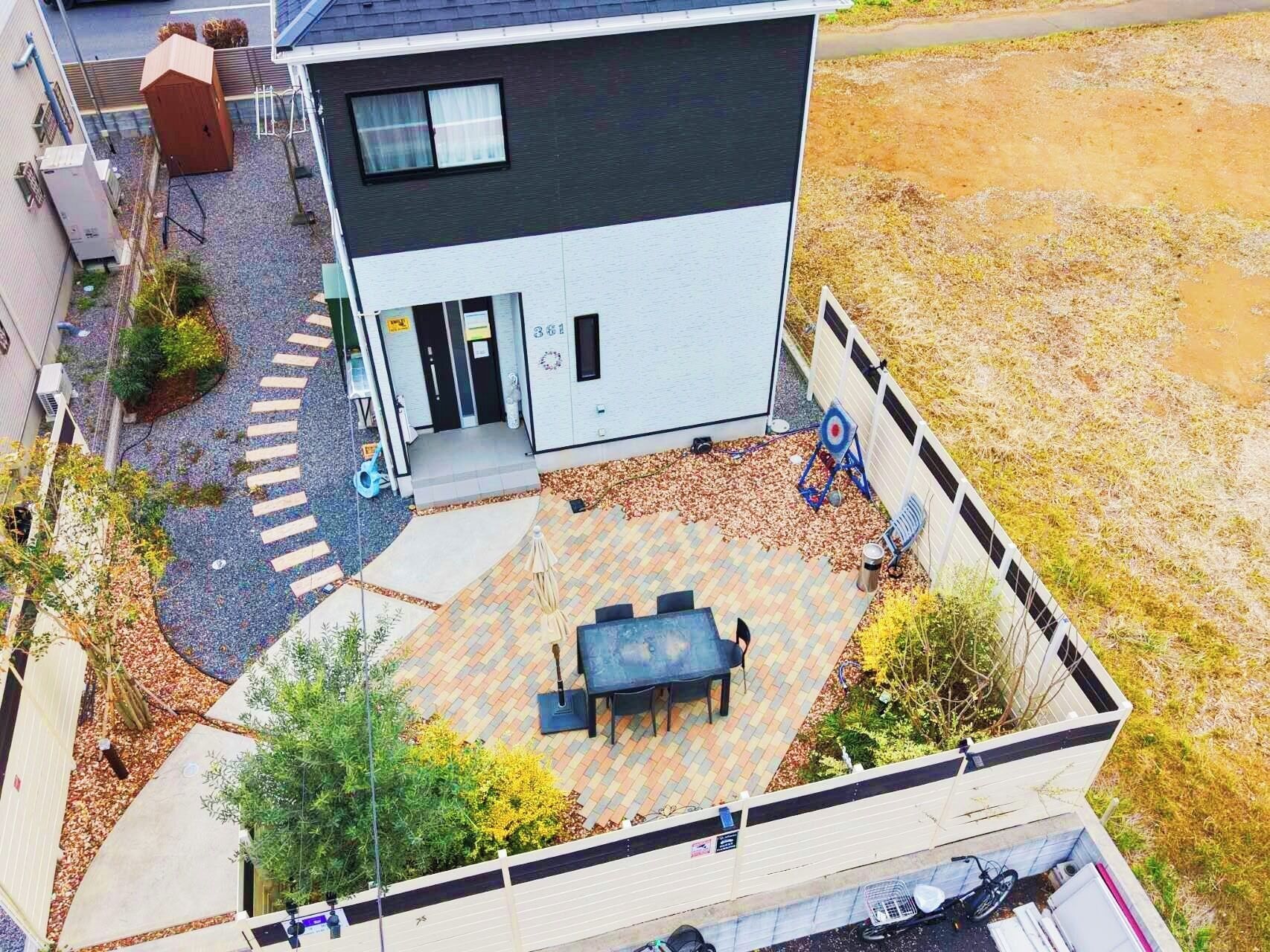 屋外ダイニングエリア