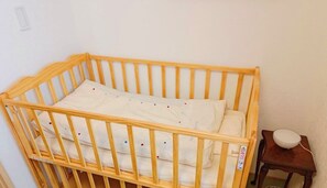 4 bedrooms, desk, free WiFi, bed sheets