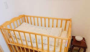 4 bedrooms, desk, free WiFi, bed sheets