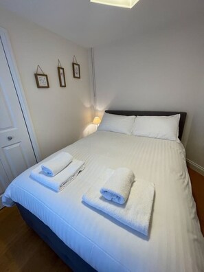 2 chambres, fer et planche à repasser, accès au Wi-Fi (inclus)