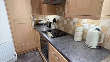 Réfrigérateur, micro-ondes, four, lave-vaisselle