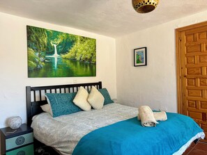 3 bedrooms, iron/ironing board, travel cot, WiFi - La Jacaranda Apartment, Sea Views, Games Room and Private Pool (Mijas)