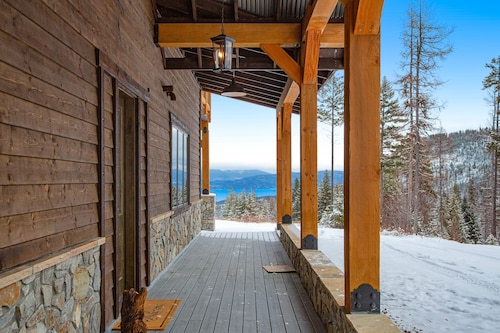 Newly built mountain home with water views, balcony, two kitchens, & W/D