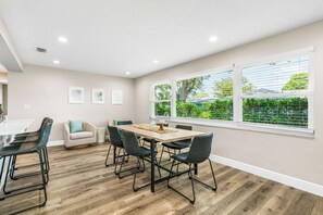 2 bedrooms, desk, iron/ironing board, Internet - Heated Pool Hot tub Clearwater Dunedin Pet Friendly (Clearwater)
