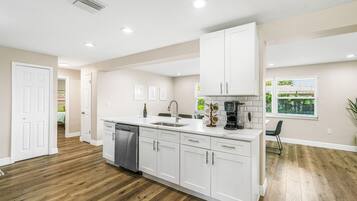 House, Accessible | 2 bedrooms, desk, iron/ironing board, Internet