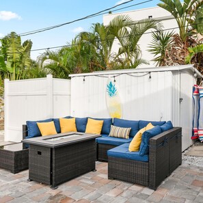 BBQ/picnic area - Heated Pool Hot tub Close to Beach Pet Friendly (Indian Rocks Beach)