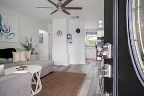 House | 2 bedrooms, Internet - Heated Pool Hot tub Close to Beach Pet Friendly (Indian Rocks Beach)