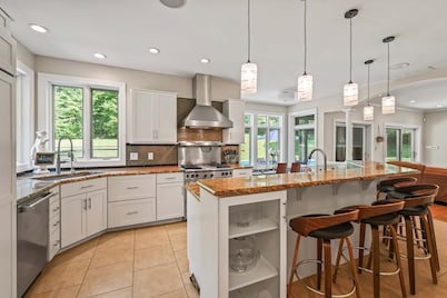 Secluded Lux Mansion Pool Home With Amazing Views