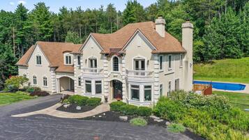 House | 6 bedrooms, Internet