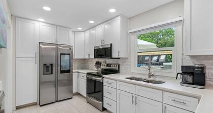 Pool Hottub 5 Miles Clearwater IRB Pet Friendly