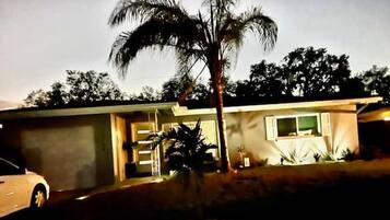 House | 2 bedrooms, Internet