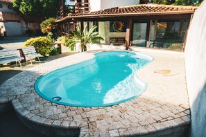 Piscine extérieure