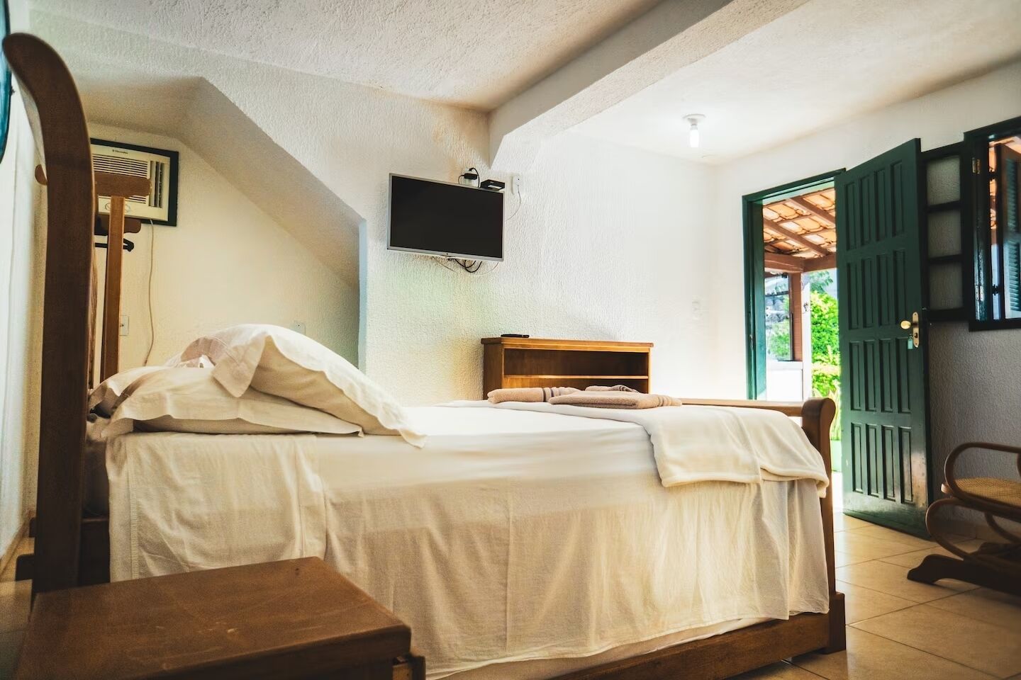 Minibar y ropa de cama 