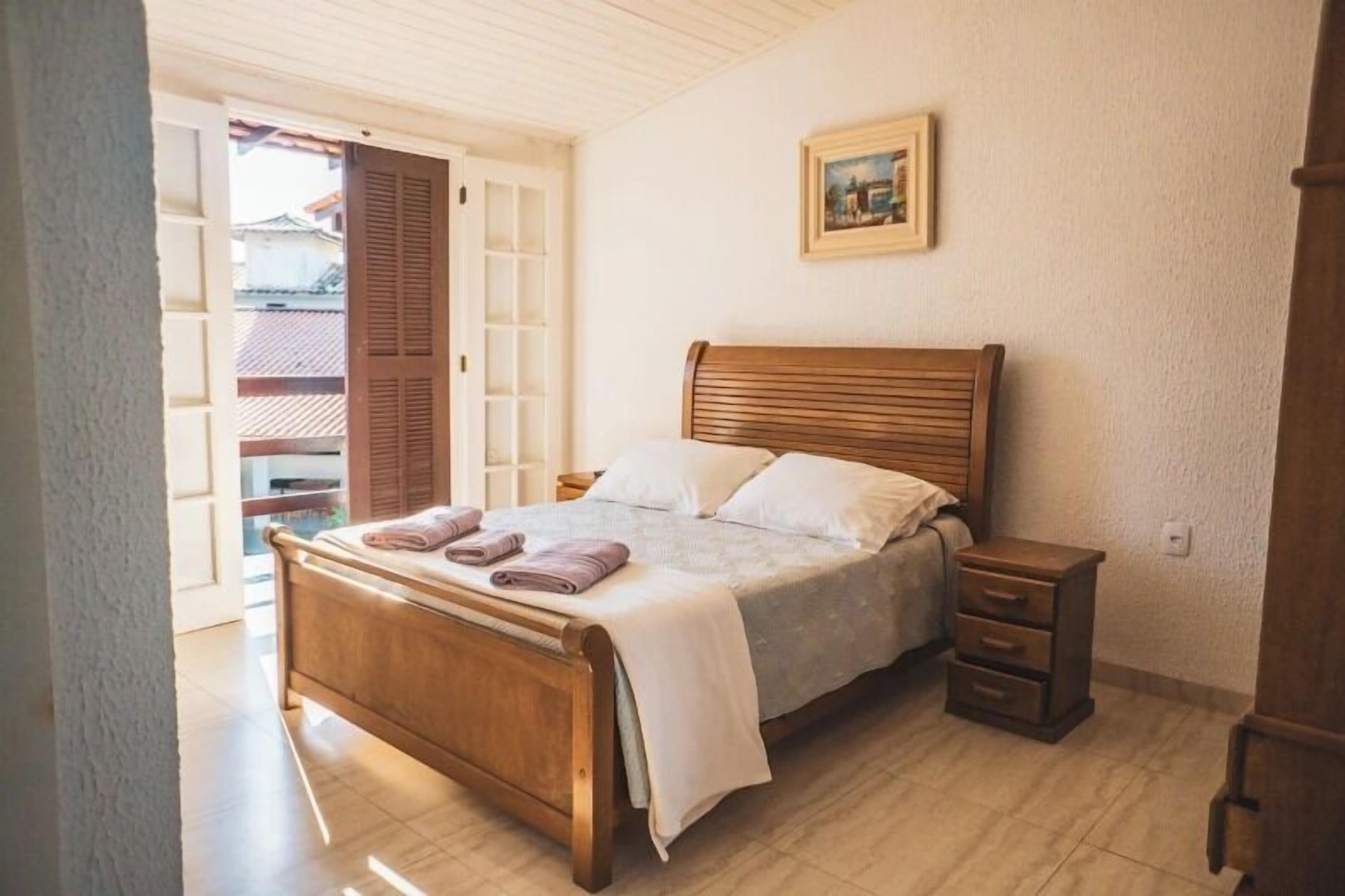 Minibar y ropa de cama 