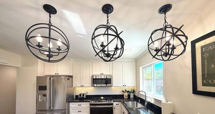 3bd/2ba Remodeled Luxury Home + Steam Shower!