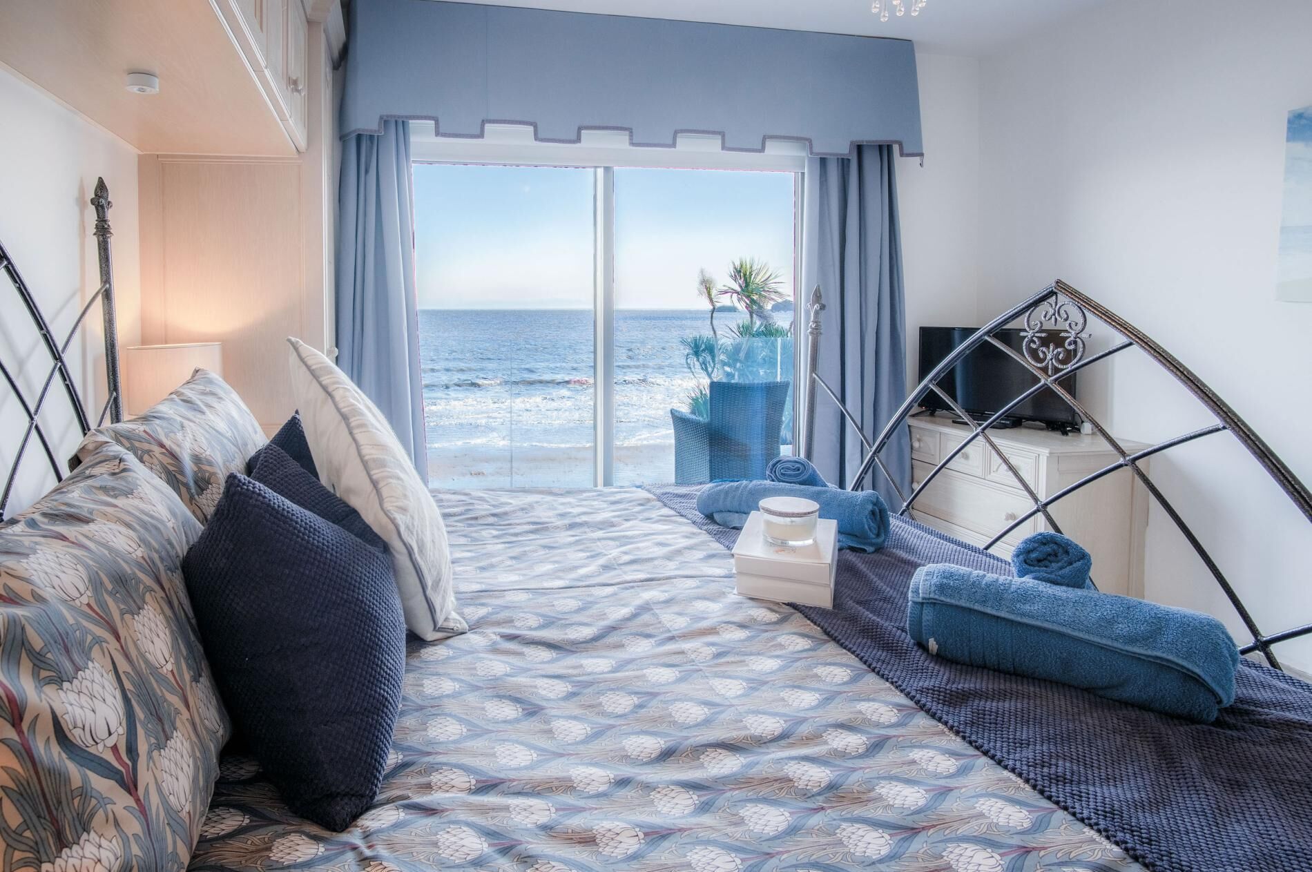 5 bedrooms, iron/ironing board, WiFi