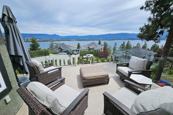 Amazing lake, city, and mountain views from one of two patios.