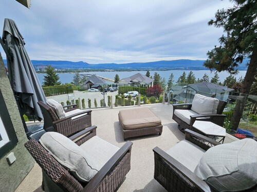Transcendent View Oasis - Lakeview Family Home