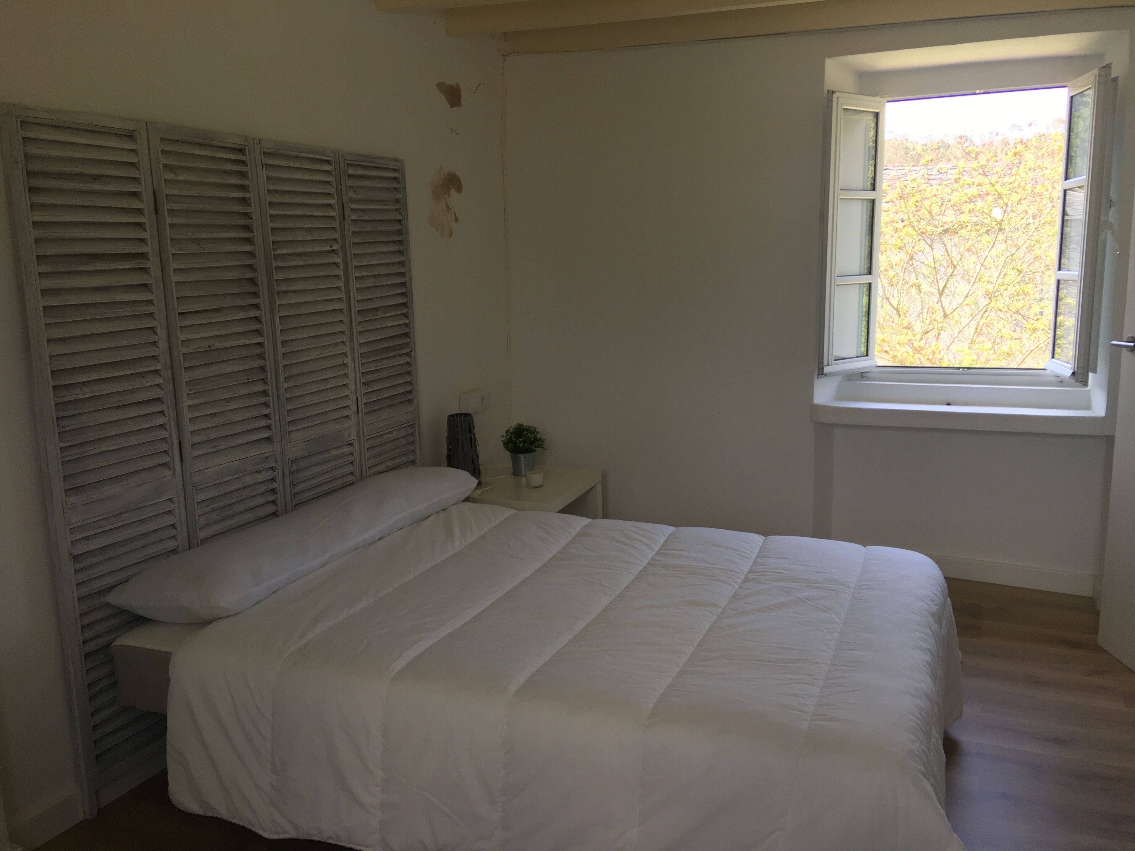 3 slaapkamers, een strijkplank/strijkijzer, beddengoed