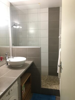 Shower, hair dryer, towels, soap - Autrans Vercors (Autrans-Méaudre en Vercors)