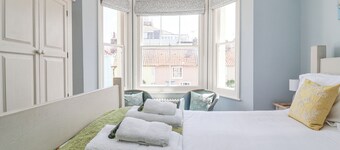 ดิ คอร์เนอร์ คอทเทจ