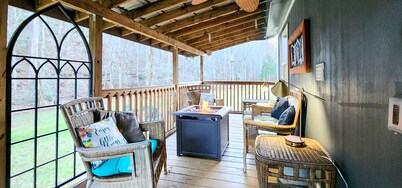 Bungalow+RV/10 acres/Stream/Sleeps6