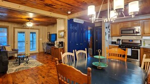 Interior - Bungalow+RV/10 acres/Stream/Sleeps6 (Ellijay)