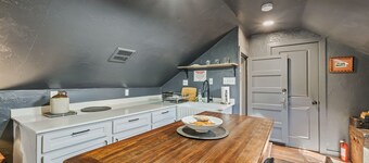 Stylish 5-Bedroom OKC Home | 13 Mins to OKC State Fair | 3 Levels + Loft #04
