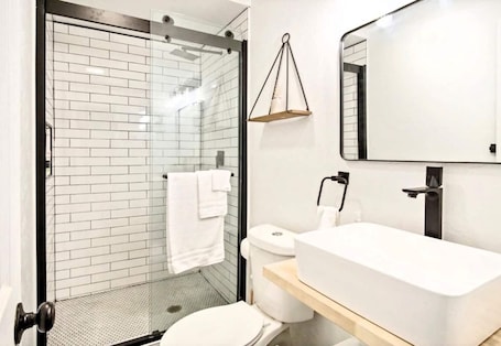 Hair dryer, towels. 1BR Apt | 9 min to Integris Baptist Medical | Kitchen, Wi-Fi, Free Parking #C2