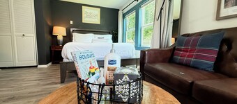 1BR Apt • 9 min to Integris Baptist | Kitchen, Free Parking, Self Check-In #34B