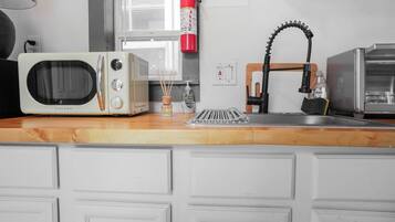 Microwave, coffee/tea maker, toaster