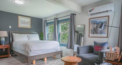 1BR Apt | 8 min to Integris Baptist Medical | Kitchen, Wi-Fi, Free Parking #34B