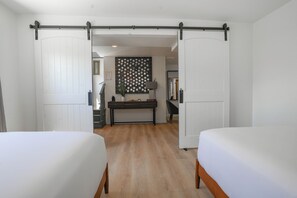 2 chambres, fer et planche à repasser, Wi-Fi gratuit, draps fournis