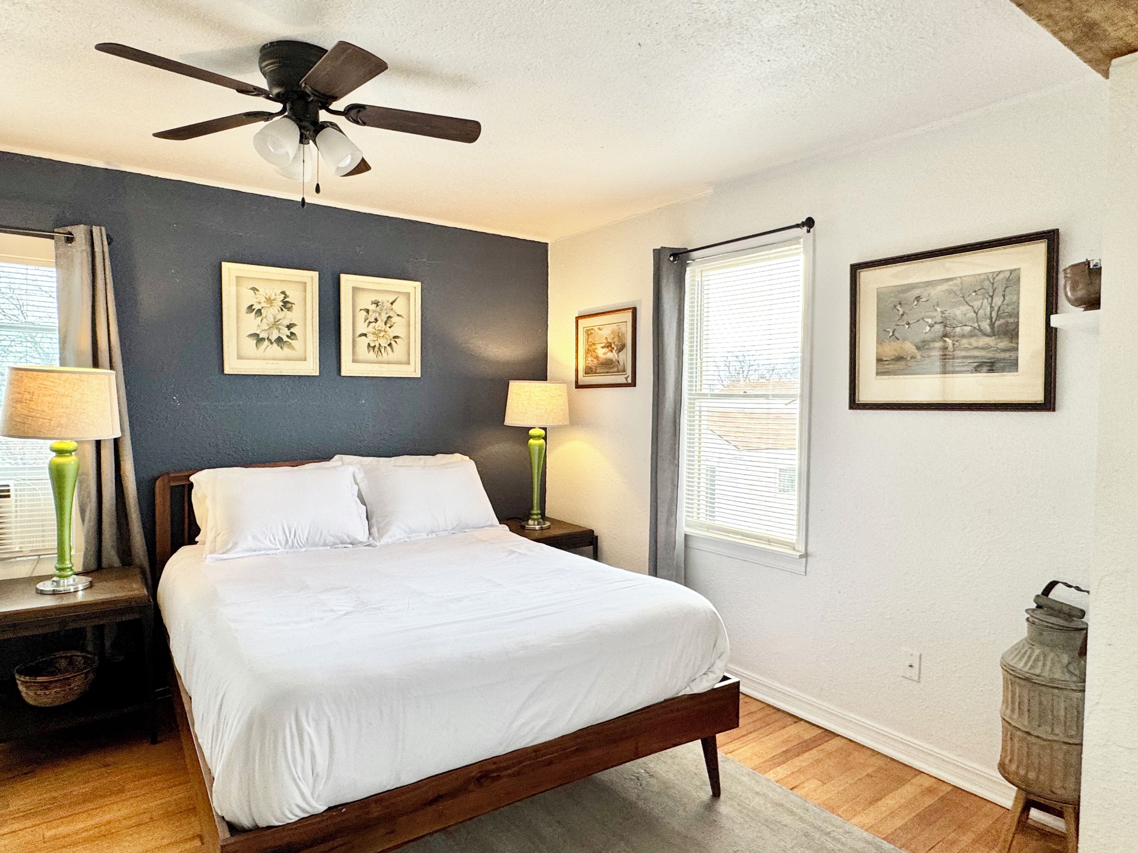 2 slaapkamers, een strijkplank/strijkijzer, gratis wifi, beddengoed