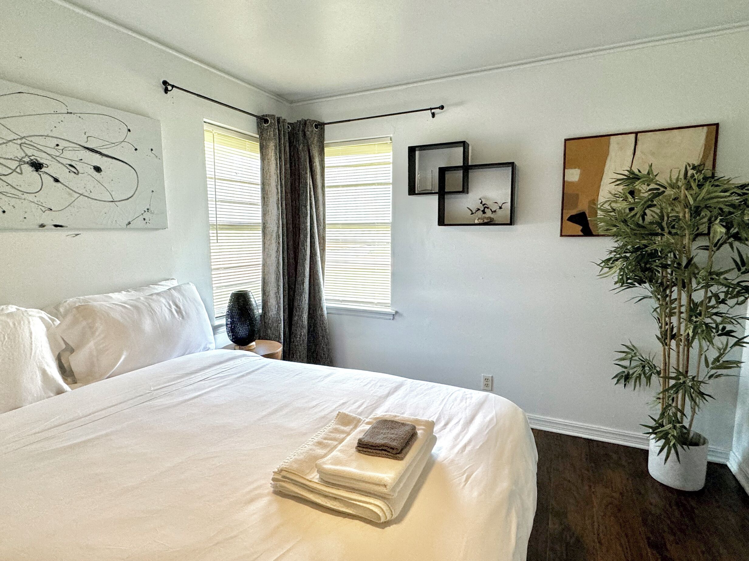 1 bedroom, desk, free WiFi