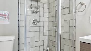 Sèche-cheveux, serviettes fournies