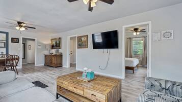 3 chambres, fer et planche à repasser, Wi-Fi gratuit