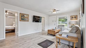 3 bedrooms, iron/ironing board, free WiFi