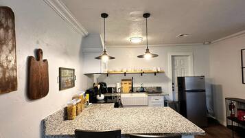 Peti sejuk, ketuhar gelombang mikro, ketuhar, dapur