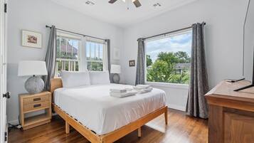 2 makuuhuonetta, silitysrauta/-lauta, ilmainen Wi-Fi