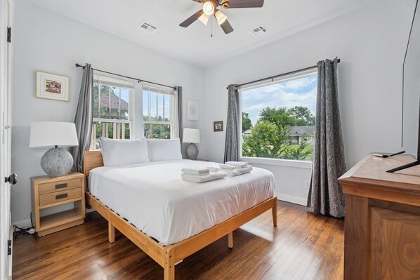 2 bedrooms, iron/ironing board, free WiFi