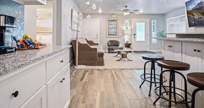 5BR Home | Hot tub, fenced backyard, full kitchen, in-unit laundry | Sleeps 12 #CO