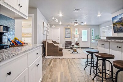 5BR Home | Hot tub, fenced backyard, full kitchen, in-unit laundry | Sleeps 12 #CO