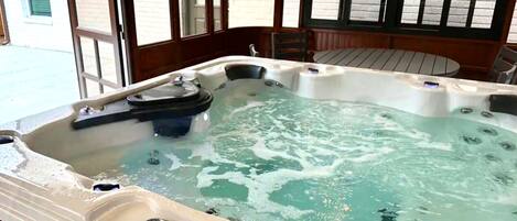 Indoor spa tub