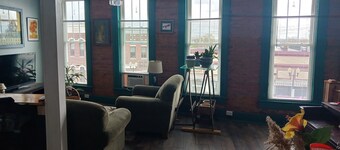 Cozy Apartment in the Heart of Downtown Geneva