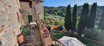 Country House / Farm House in Chiatri with 3 bedrooms sleeps 5